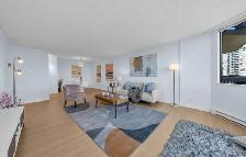 Spacious 2BR High-Rise Apt near Royal Oak SkyTrain - Photo 2