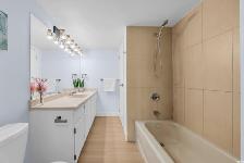 Spacious 2BR High-Rise Apt near Royal Oak SkyTrain - Photo 5