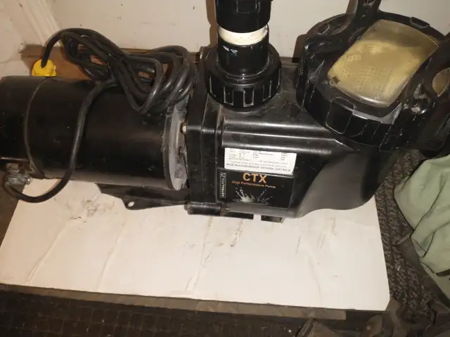 POMPE À PISCINE CREUSER 1.5 HP