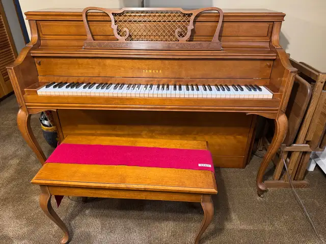 2014 Yamaha Piano B1 great condition