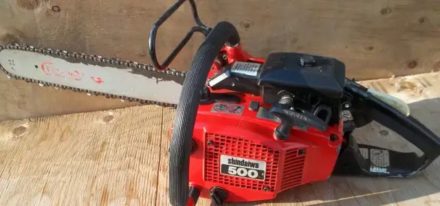 Shindiawa Model 500 Chainsaw.Good original condition.