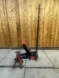 3 ton floor jack in hood working condition. 18" lift. - Photo 2