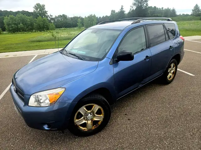 2008 Toyota Rav4 AWD 3rd row Low kms