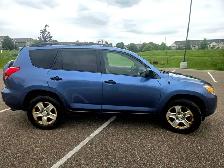 2008 Toyota Rav4 AWD 3rd row Low kms - Photo 4