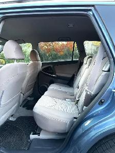 2008 Toyota Rav4 AWD 3rd row Low kms - Photo 7