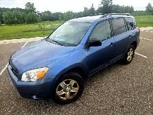 2008 Toyota Rav4 AWD 3rd row Low kms - Photo 2