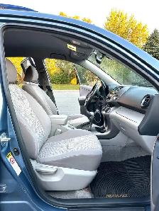 2008 Toyota Rav4 AWD 3rd row Low kms - Photo 6