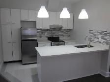 Bright 1 bedroom suite steps from High Park - Photo 2