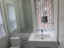 Bright 1 bedroom suite steps from High Park - Photo 6