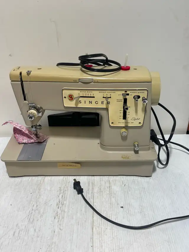Singer Stylist 457 Sewing Machine