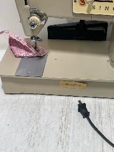 Singer Stylist 457 Sewing Machine - Photo 8