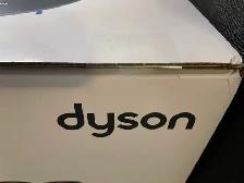 Dyson Spot   Scrub AI (Brand New In Box) - Photo 4