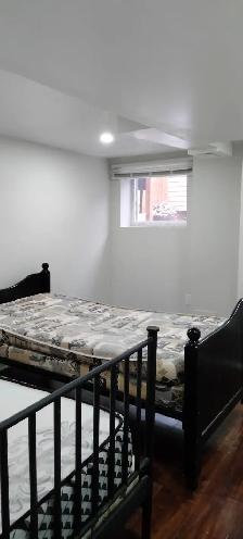 SHARING ROOM,  UPPER LEVEL LEGAL BASEMENT  AUG-01 - Photo 5