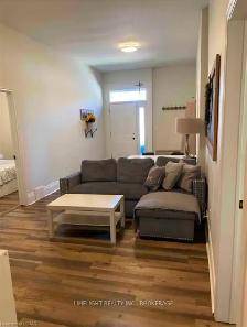 4 bdrm 1 bath bungalow for rent - Downtown London - Photo 5