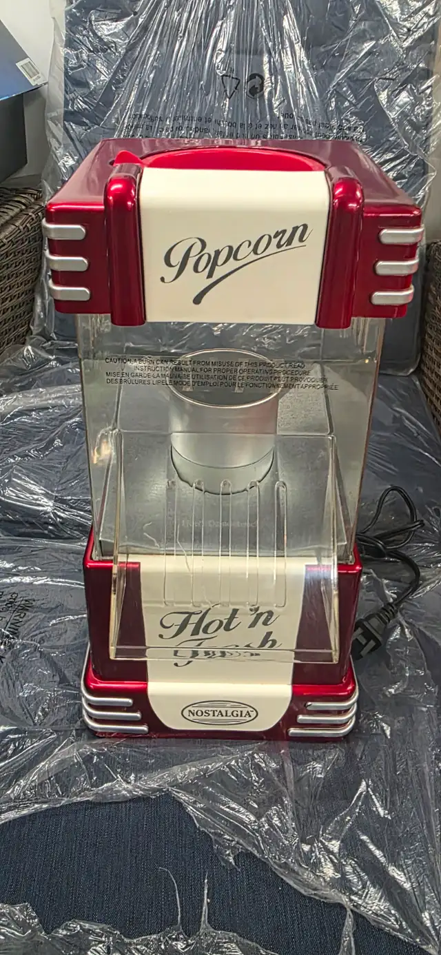 Nostalgia RHP625 Retro Popcorn Maker 12 Cups Red NEVER USED
