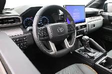 2025 Toyota Tacoma TRAILHUNTER 4WD | WIRELESS CARPLAY | VENTILAT - Photo 5