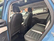 2025 Volkswagen Taos Highline 4MOTION - Photo 17