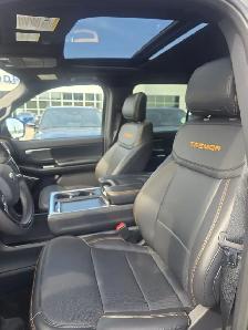 2025 Ford Expedition - Photo 4