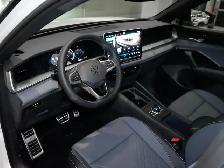 2026 Volkswagen Tiguan Comfortline R-Line Black Edition 4MOTION - Photo 13