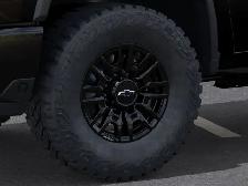2026 Chevrolet Silverado 2500HD ZR2 - Photo 9