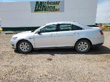 2011 Ford Taurus - Photo 2