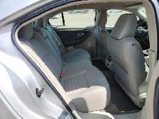 2011 Ford Taurus - Photo 11