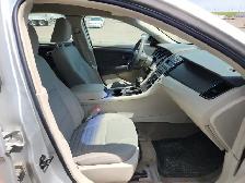 2011 Ford Taurus - Photo 12