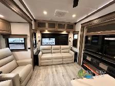 2025 Keystone RV Montana 3781RL Huge Rear Living - Photo 15