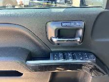 2015 GMC Sierra 2500HD SLT 4WD Crew Cab 6.6L V8 Diesel | Sunroof - Photo 11