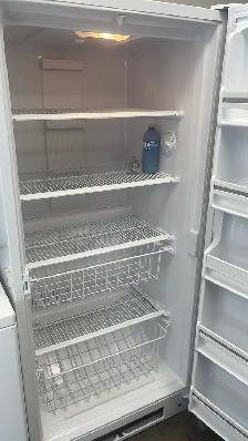Woods Frost Free Upright Freezer 18 Cu. ft-Fully tested-30 Days - Photo 3