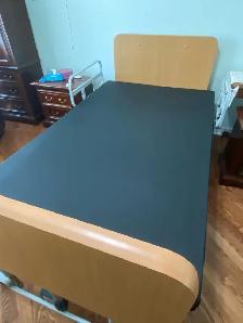 LINAK Hospital Bed - Photo 2