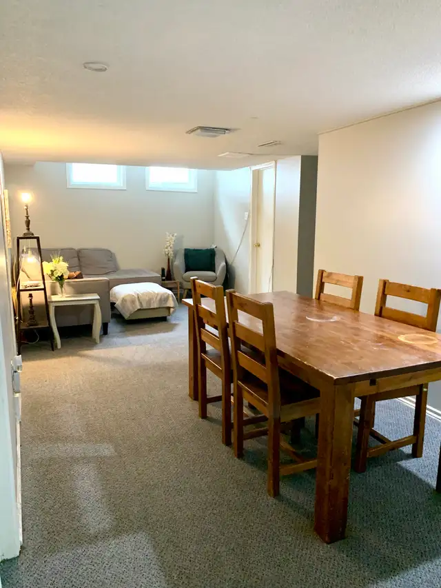 furnished room for male student by uofm and bus stop mo to mo