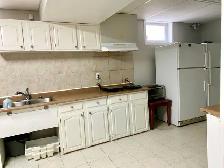 furnished room for male student by uofm and bus stop mo to mo - Photo 4