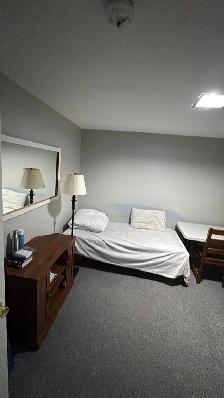 furnished room for male student by uofm and bus stop mo to mo - Photo 8