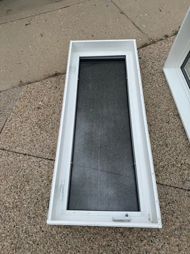 Vinyl triple pane windows