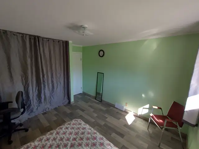 ROOM FOR RENT