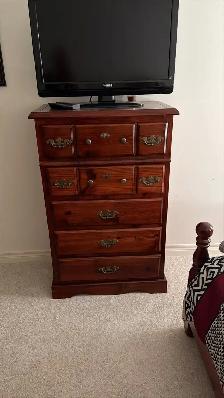 Solid Pine Wood Bedroom Set - Photo 4