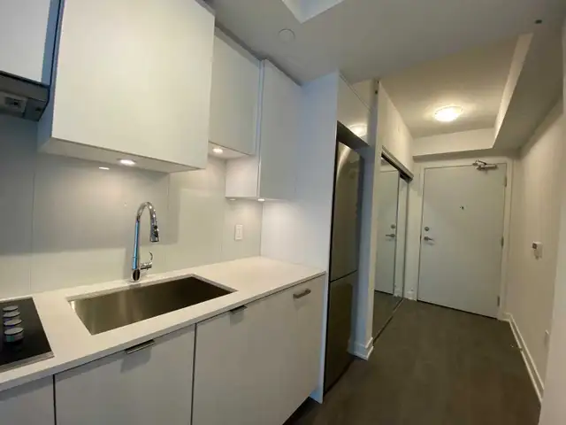 1 BEDROOM DEN Condo for RENT All Included @YONGE & EGLINTON
