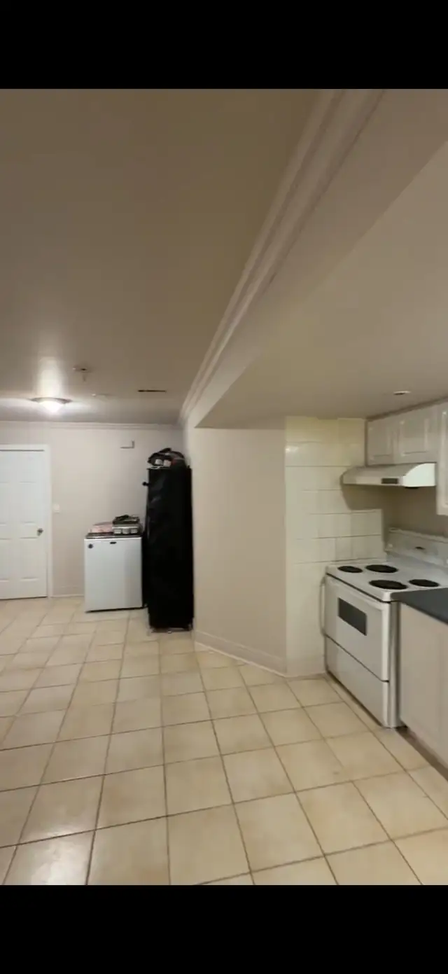 One bedroom basement for rent  -  $1300 -  Aug 1st - Albion