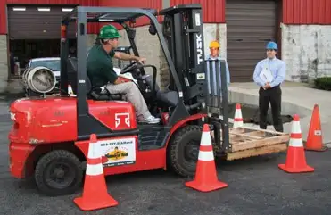 FORKLIFT TRAINING & CERTIFICATION – OVER 6 TYPES OF MACHINES