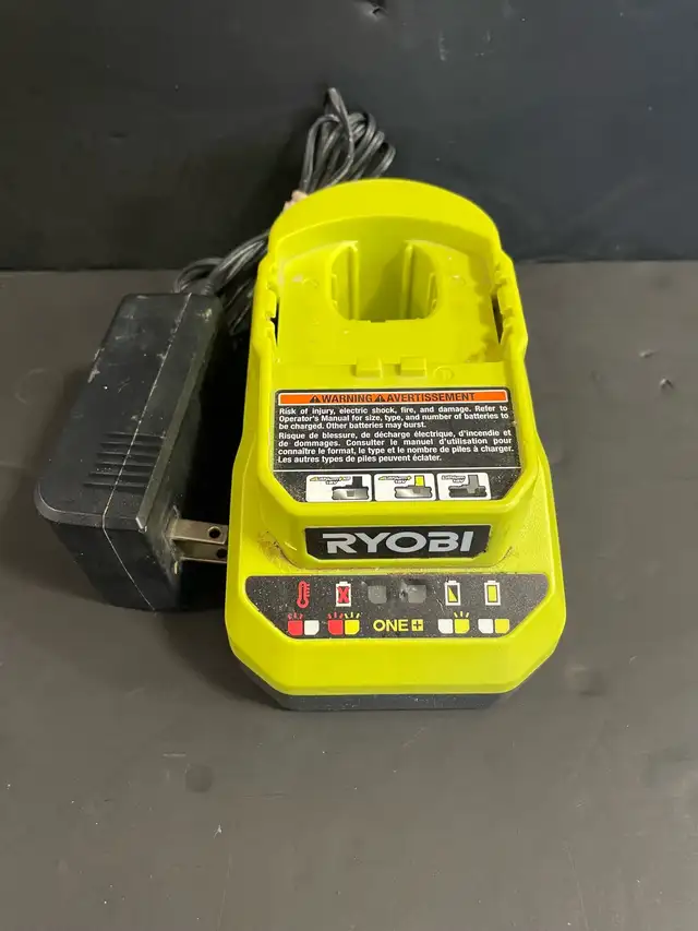 RYOBI 18V One  Charger
