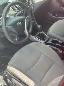 2015 Hyundai Elantra GL 4D - Photo 9