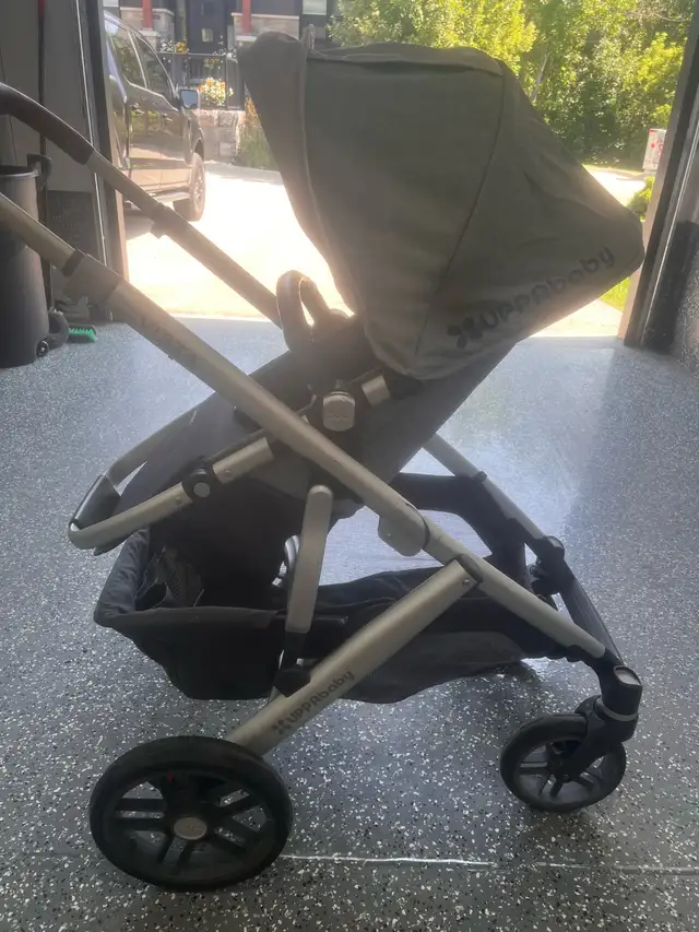 UPPAbaby Vista Stroller (2019)   Brand New Bassinet