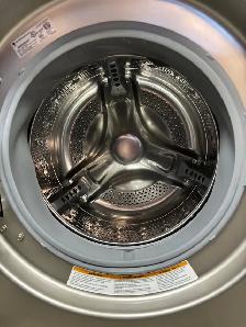 LG Washer & Dryer Set - Photo 4
