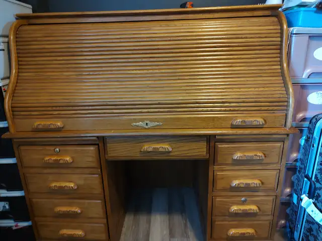 Vintage look solid wood roll top desk