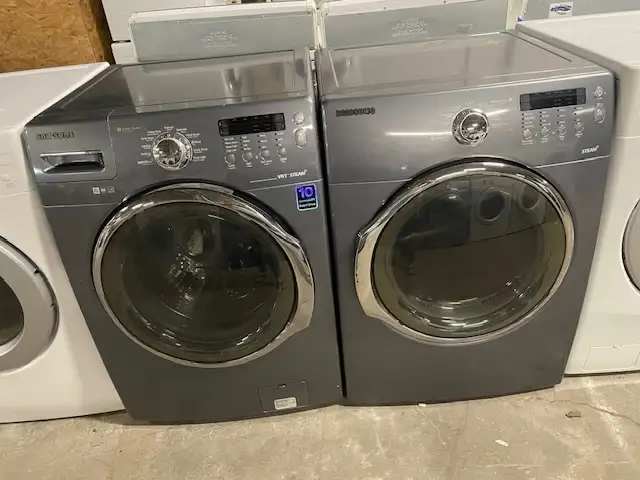 Laveuse sécheuse frontales grise Samsung ( remis a neuf )