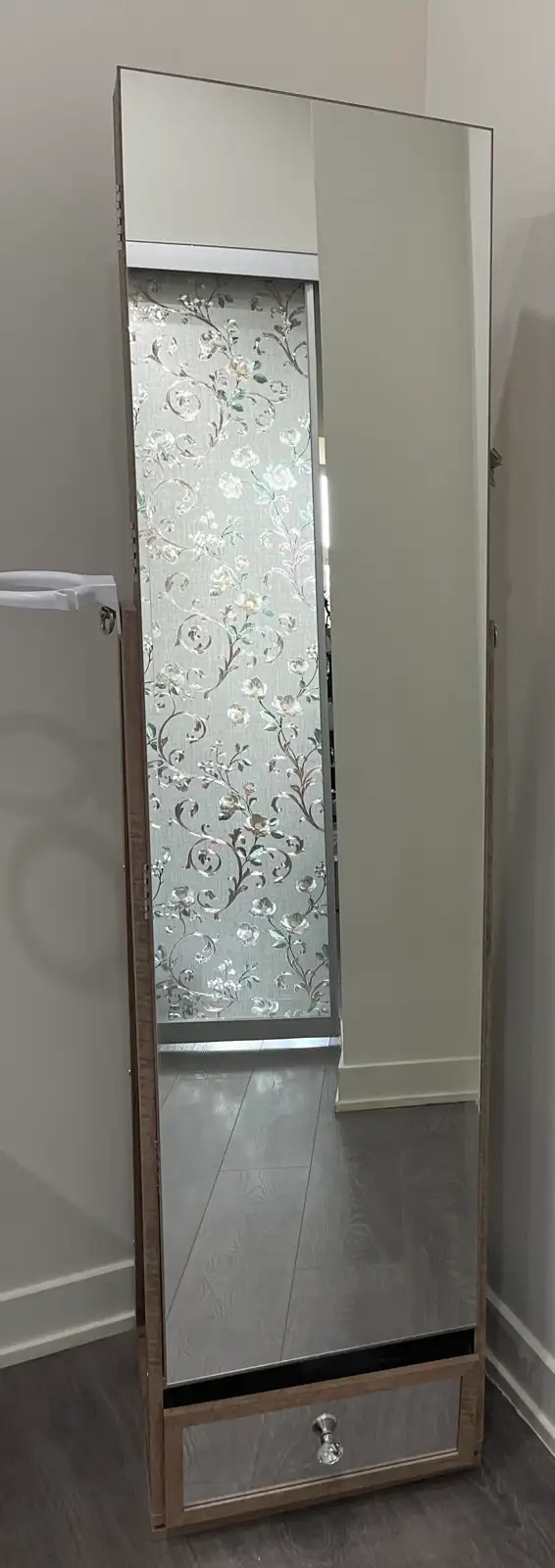Floor Stand Free Mirror