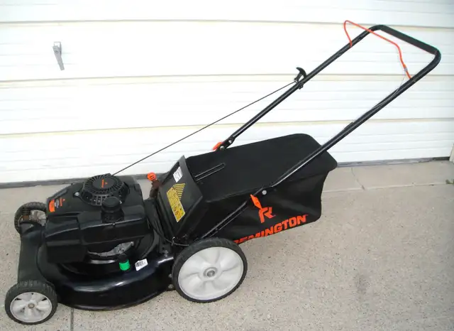 REMINGTON REAR BAG GAS LAWNMOWER
