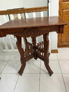 Antique oak parlour table