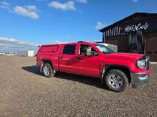 2018 GMC Sierra 1500 SLT - drives like new - Photo 4